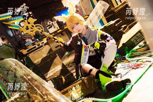猫君君MaoJun全新纯白写真集：精选佳作展示摄影之美