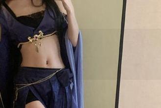 从原图看白莉爱吃巧克力的美腿，cos风格别具一格