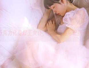 白莉爱吃巧克力化身打工女仆，美图作品与壁纸一起送给你！