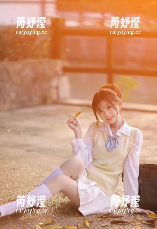最新写真分享：白莉爱吃巧克力用香奈乎传达的情感与细腻艺术风格