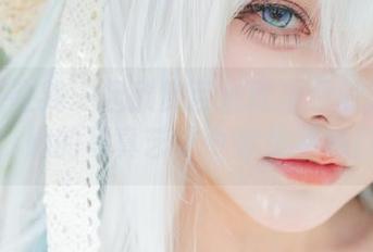 让我们在线一起欣赏百合欧皇子的浴室作品，她的写真艺术令你赞不绝口！