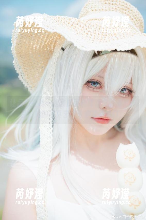 让我们在线一起欣赏百合欧皇子的浴室作品，她的写真艺术令你赞不绝口！