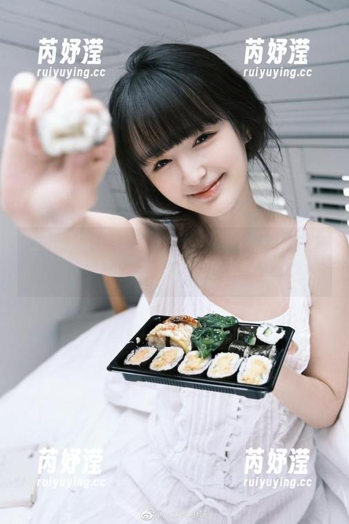 微密圈 - 探寻禅雨儿Lynne高清旗袍写真世界，感受每一缕光影铭刻的经典之韵