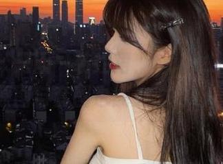 秀人网 – 只因一袭红裙，Suki_baby的原图与套图也能走心自嘲！