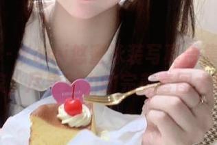 秀人网 – Yomi悠蜜泳装写真合集：随波逐浪，尽显魅力的完美套图大揭秘