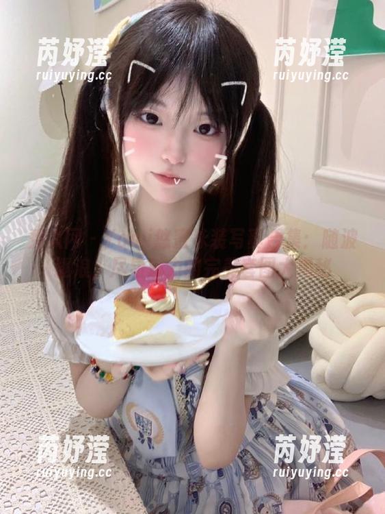 秀人网 - Yomi悠蜜泳装写真合集：随波逐浪，尽显魅力的完美套图大揭秘