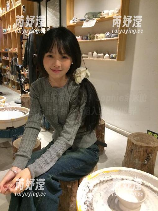 秀人网 - 最新写真大片！sophie余冰的肉丝作品让你一秒陷入梦幻的世界