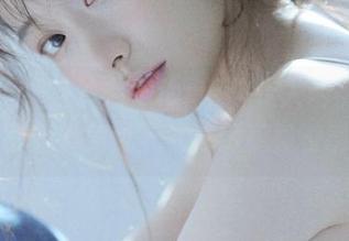 秀人网 – 让冷月yuer带你走入网袜之美：写真集免费下载，尽享视觉盛宴