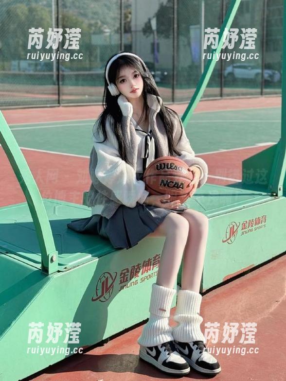 秀人网 - 刘婷婷泳衣作品分享：别错过这位博主的性感瞬间，眼福不浅啊！