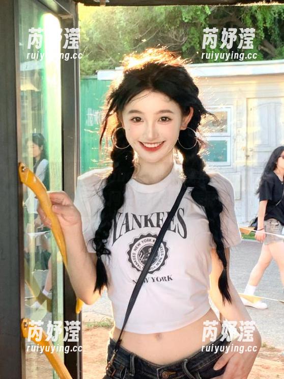 秀人网-周jojobaby 秀人网 - 周jojobaby独特视角下的户外写真:丰富网盘带你领略美丽风景