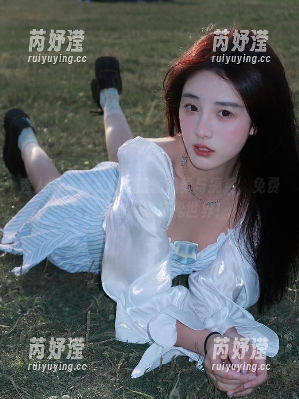 秀人网-唐安诺 秀人网 - 感受唐安诺的温柔与搞笑,免费写真带你走进轻松世界!