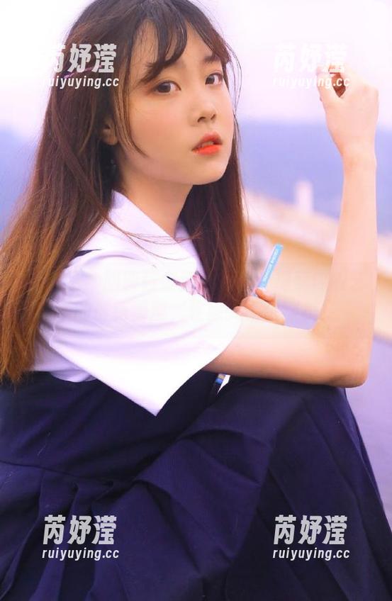 秀人网 - 圆圆酱全新写真集：探索内衣艺术的最新潮流，性感又不失甜美！