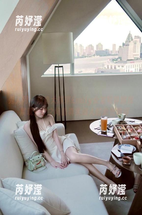 秀人网-大琪琪Emily 秀人网 - 精选大琪琪Emily女友写真图库,展现她们之间最真实动人的亲密瞬间