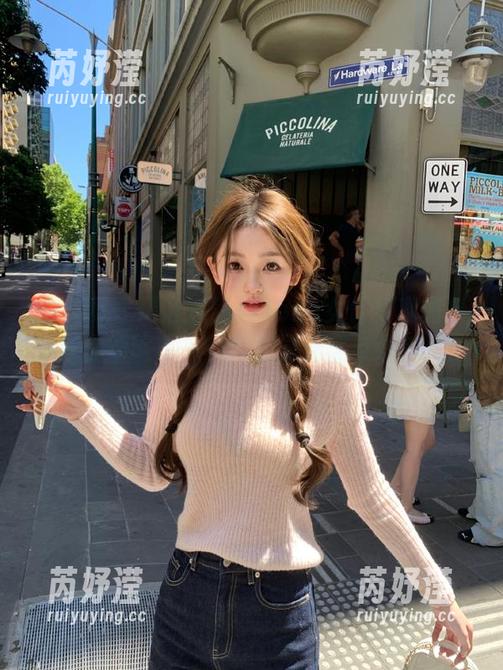 秀人网 - 精选娜露selena女仆写真图集，带你领略不一样的视觉盛宴与细腻风情
