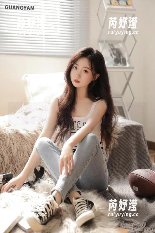 秀人网 - 冲浪与微笑！安然儿泳衣写真美图带你领略海滨度假的无限乐趣！