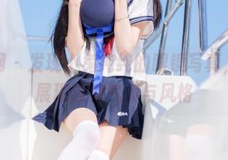 秀人网 – 发现小兔纯纯的眼镜写真，原图展现独特气质与风格