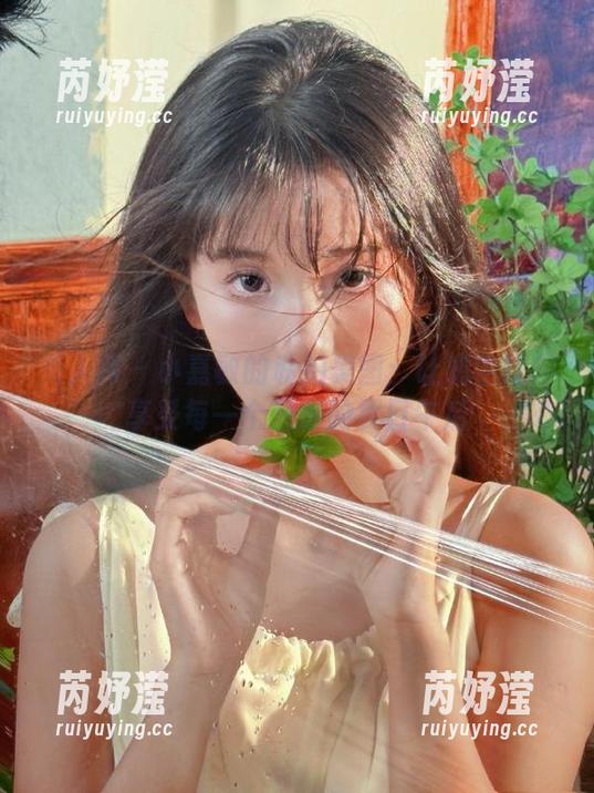 秀人网-小嘉敏 秀人网 - 小嘉敏的私拍美图:让奶牛陪你享受每一个慵懒的夏日午后
