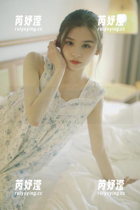 秀人网-小狐狸Kathryn 秀人网 - 一起走进小狐狸Kathryn的厨娘世界,快来下载她的写真全集,尽享美丽!