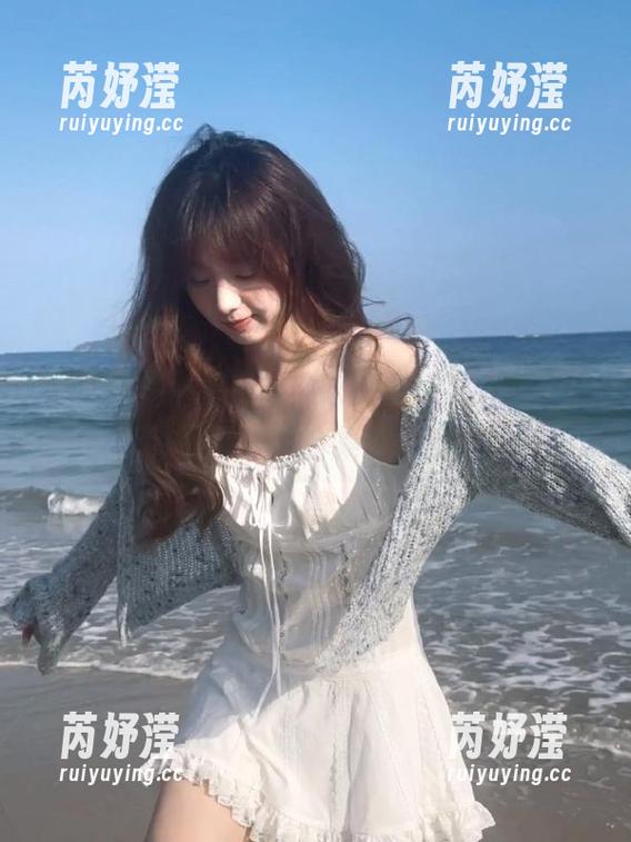 秀人网 - 捕捉小肉肉咪的牛仔裤瞬间，精致写真作品合集带你领略