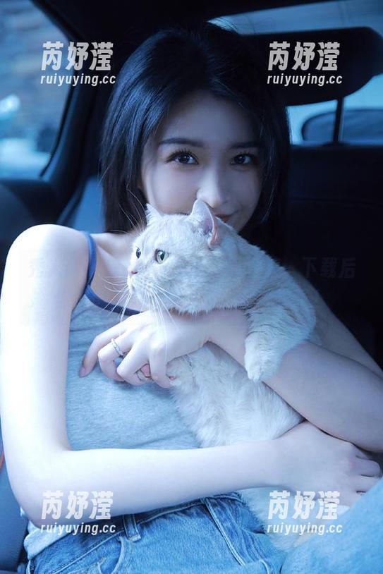 秀人网 - 徐cake校服写真全集，下载后你也能成为校园女神，别犹豫了！