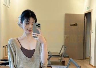 秀人网 – 徐微微mia的温柔写真集：在分享中感受细腻与温暖的交织