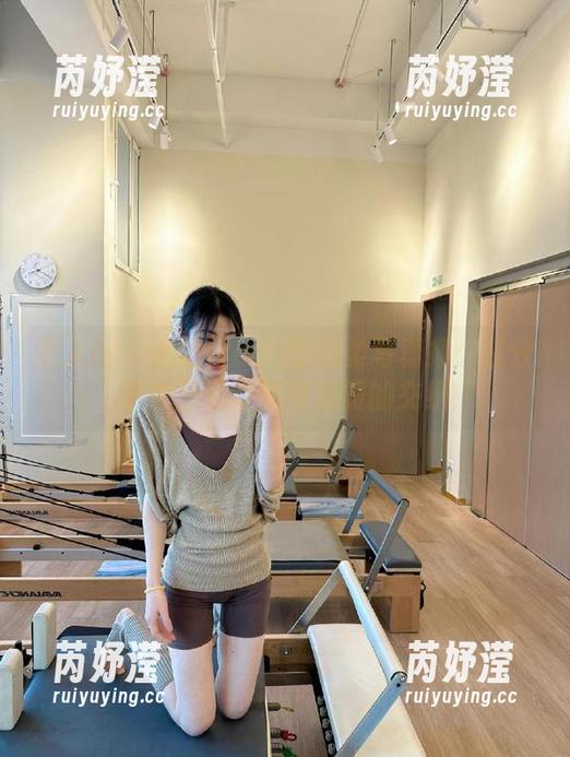 秀人网 - 徐微微mia的温柔写真集：在分享中感受细腻与温暖的交织