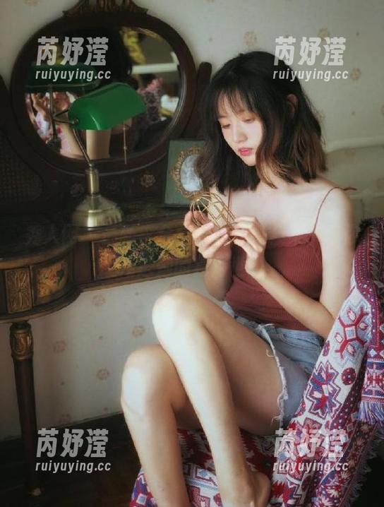 秀人网 - 最新李金金学姐写真合集，带你走进她的独特世界