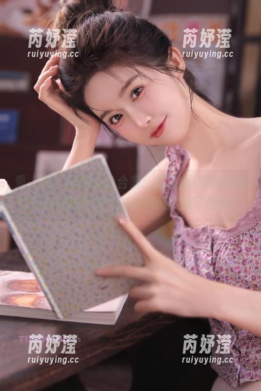 秀人网-杨紫嫣Cynthia 秀人网 - 私房天台合集:杨紫嫣Cynthia的笑料满满写真,尴尬瞬间变成了宝藏!