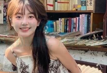 秀人网 – 观看林文文yooki少女写真，抢先获取别致图包，心动不如行动！