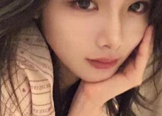 秀人网 – 无圣光且生动，林文文yooki的修女写真带你走进另一个世界！