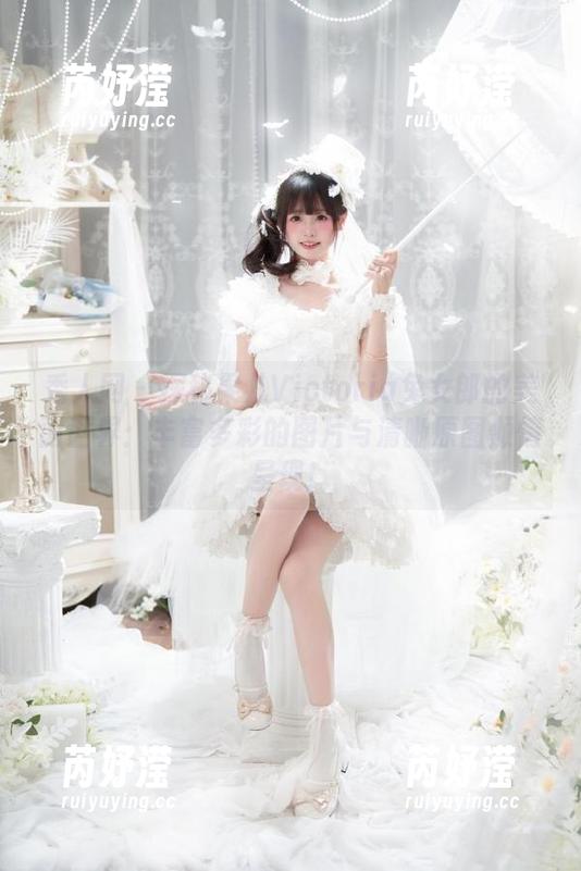 秀人网 - 探秘果儿Victoria兔女郎的美丽世界：丰富多彩的图片与清晰原图倾情呈现！