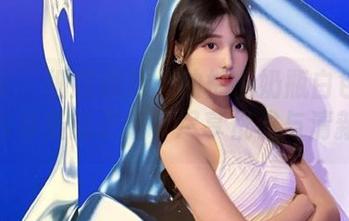 秀人网 – 细腻绽放：柚柚小奶瓶白色写真合集最新更新，尽享优雅与清新