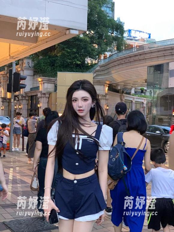 秀人网 - 汐汐baby的职业装写真集，最美照片等你来免费下载，别错过哦！
