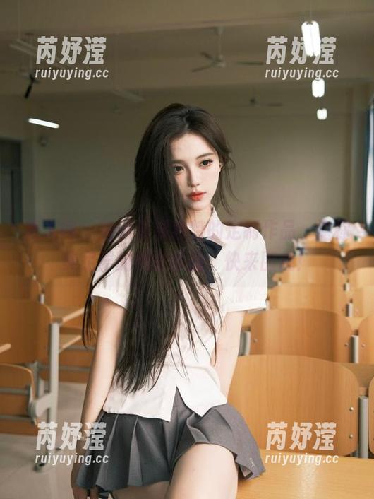秀人网 - 油田溪溪独特的定制作品，堪称美足界的绝世珍品，快来围观！