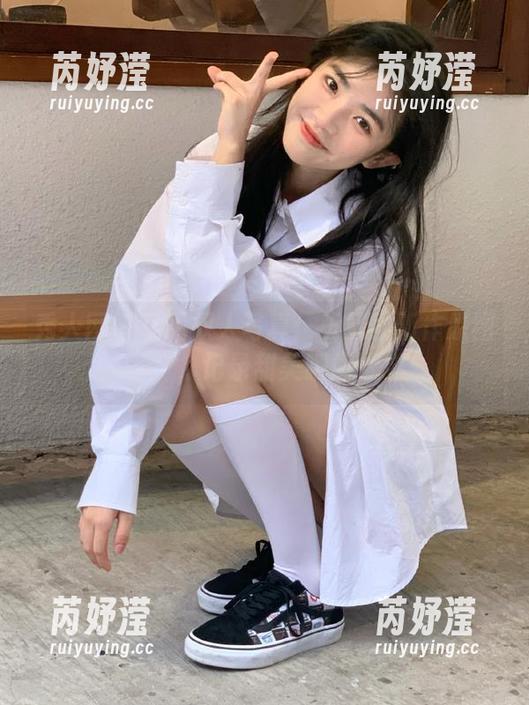 秀人网 - 私拍双人写真：王曼柔新作原图，记录甜美瞬间