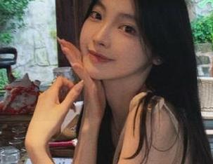 秀人网 – 探索白洁Bessie的纯白风格，无圣光写真合集带你领略别样风情