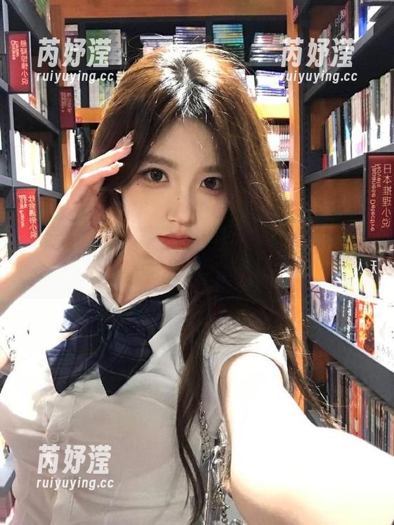 秀人网 - 糯美子nini天使写真：无圣光下的绝美套图描绘梦幻故事