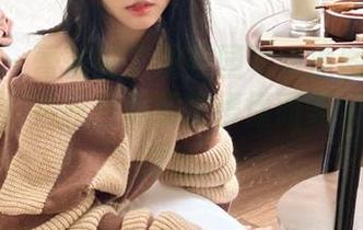 秀人网 – 蕾蕾醒了没校园写真原图作品集，让我们共同回味那段懵懂而美好的学生时光。
