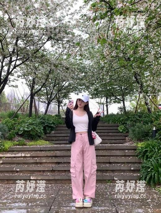 秀人网 - 走进顾楚楚Maily的定制花嫁图集，感受婚纱背后的甜蜜与辛酸