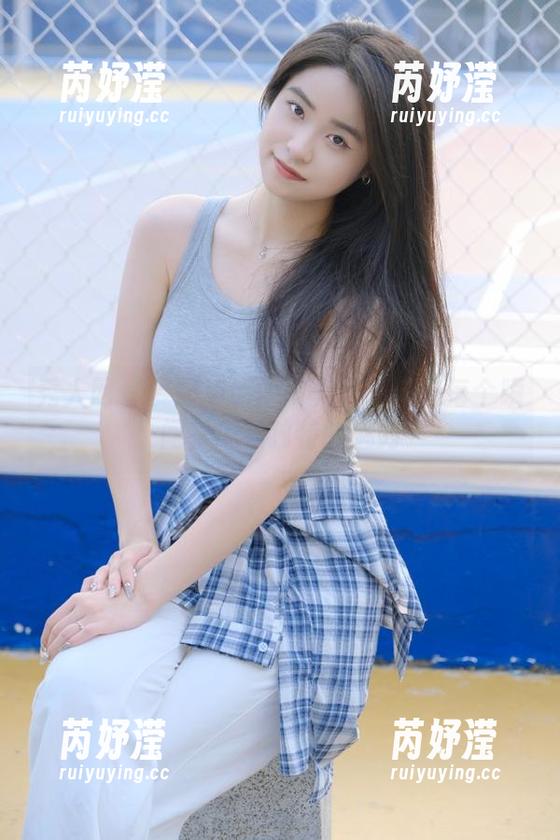 秀人网-麦田 秀人网 - 麦田姐姐的写真集:精选每个瞬间,记录独特的魅力