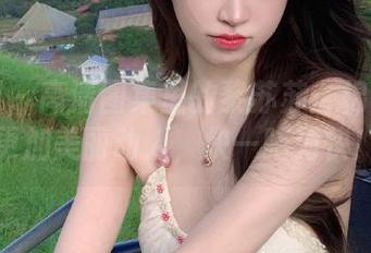 秀人网 – 高清图集里的黎苏苏：棉袜让她更加美丽动人，快一睹为快！