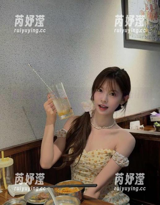 糖果画报 - 感受自由与奔放，琳琳ailin全套户外写真展现无拘束的美