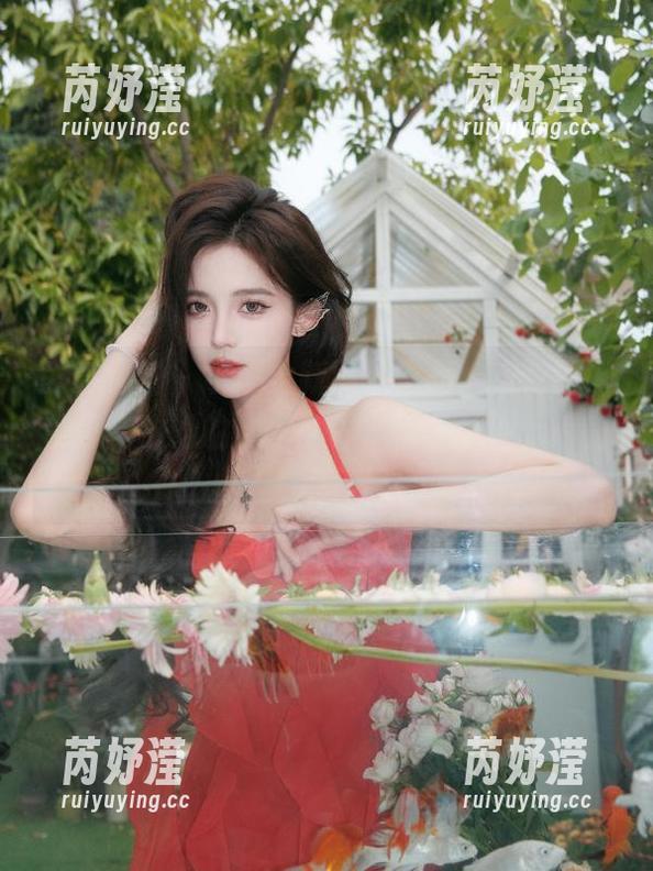 紧急企划 - 小恩全新网袜作品更新登场，带你走进她的艺术世界，畅享魅力无限的视界