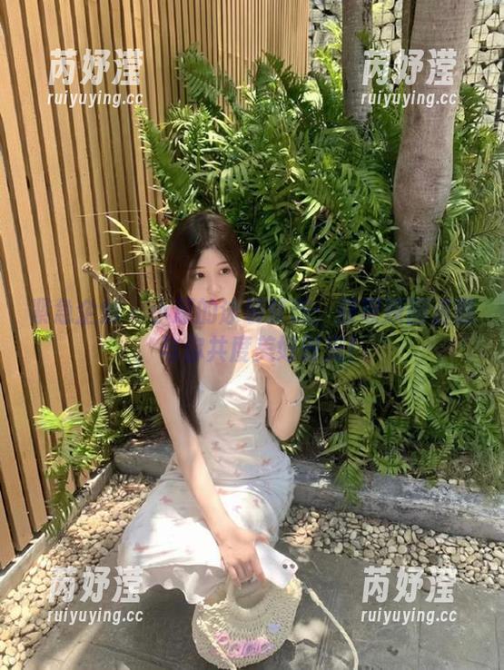 紧急企划 - 小恩的泳装梦想：获取原图资源，与你共度美好时光！