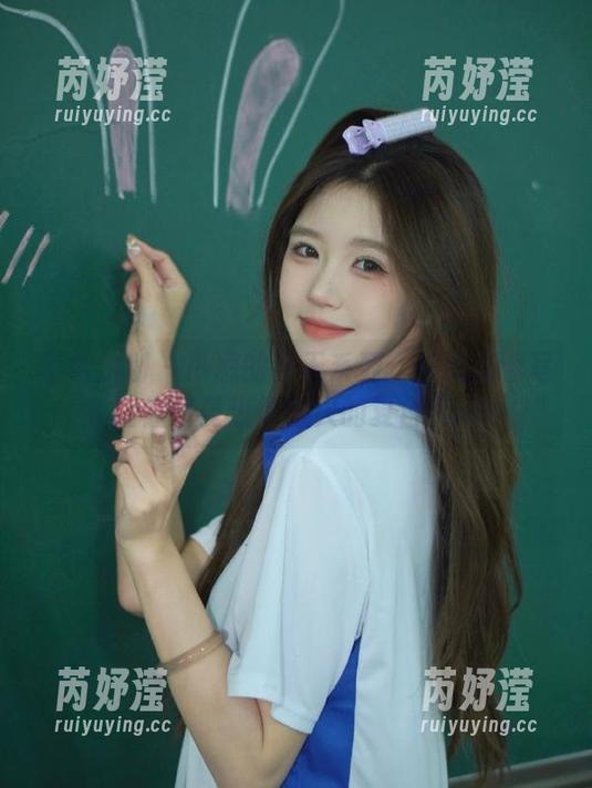 紧急企划-小恩 紧急企划 - 小恩的夏天系列:在线高清写真让你感受热情似火的夏日气息!