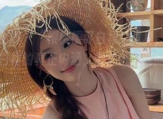 紧急企划 – “樱樱樱可白裙”写真，让人怀疑白裙的真正内涵，图片直逼我的智商！