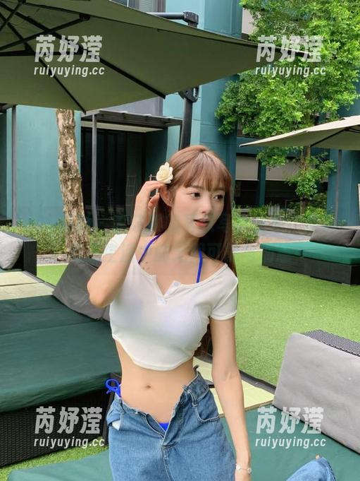 纳丝摄影 - 李晓琪的居家写真图包，展现宅居生活中的无限可能与创意