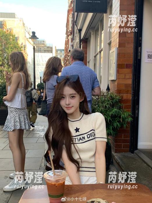 羊小雪juvia 微密圈 - 羊小雪juvia牛仔裤写真新作,原图绝对颠覆你对时尚的理解!