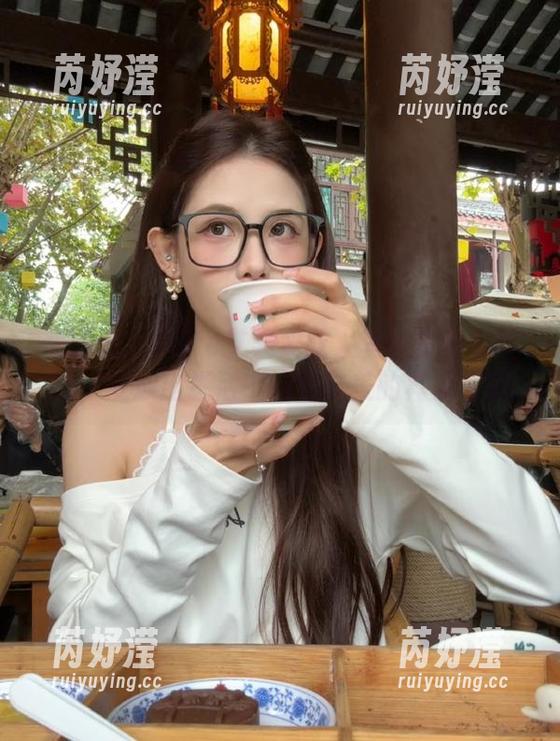 美媛馆 - Ellie艾栗栗双人写真美图与壁纸，绽放出生活中的爱与美的真实写照