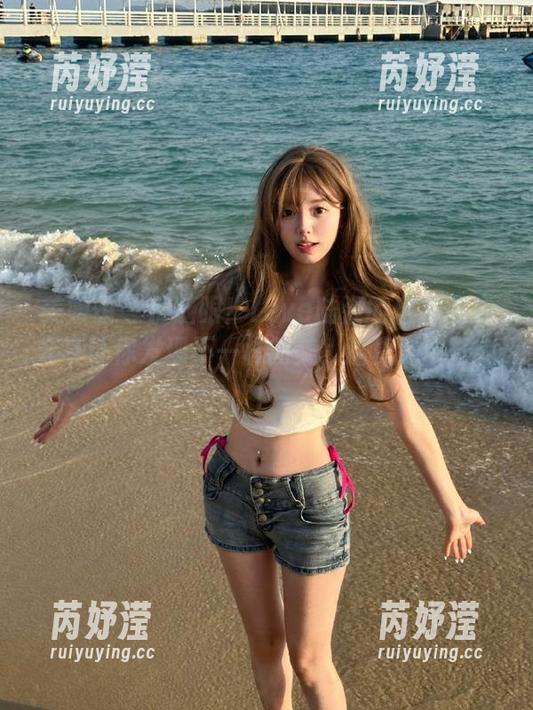 美媛馆 - 别眨眼！Love陆瓷的自拍图库分享让你发现不一样的美，这真是个奇葩！